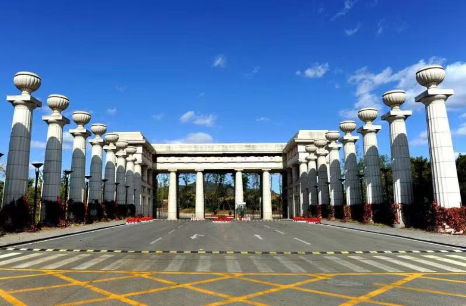 人濟(jì)建國(guó)假日酒店